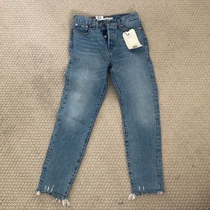 Size 25. Women’s Levi jeans